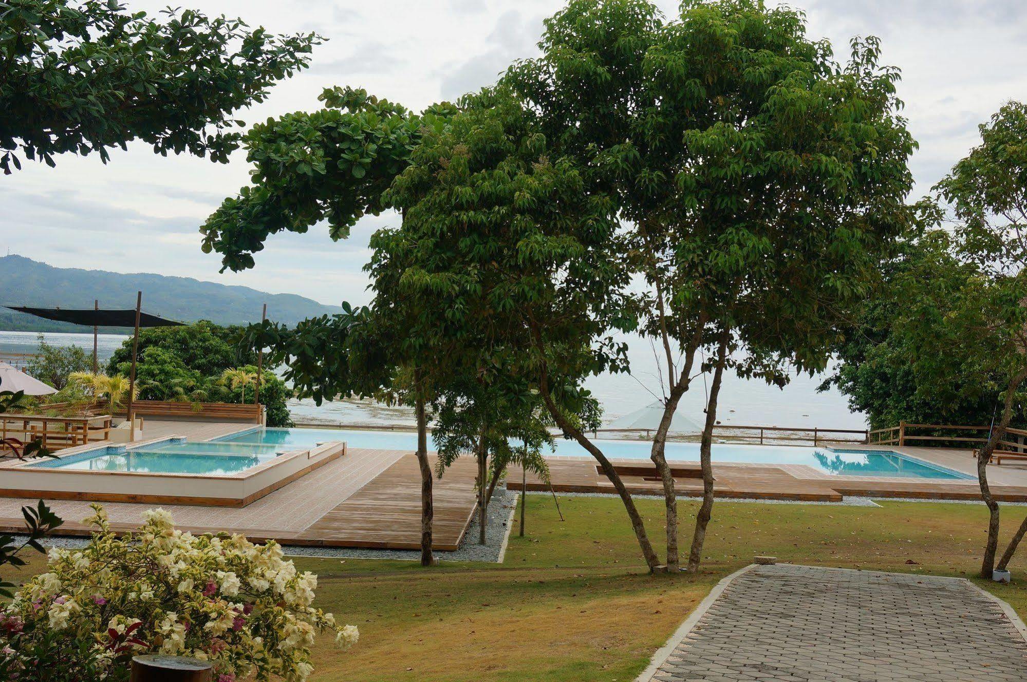 Boffo Resort Calayugan Norte Exterior photo